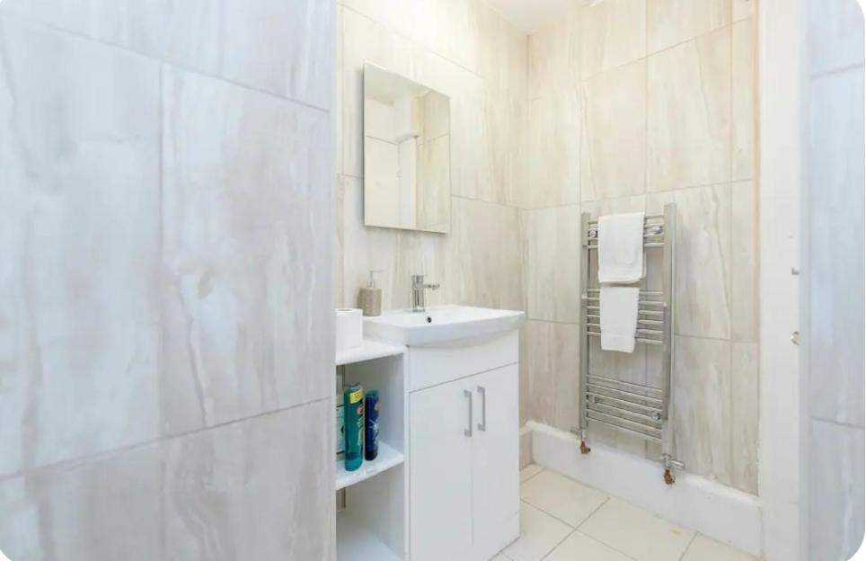 Spacious Double By Batteresa Park - Zone 1 Homestay